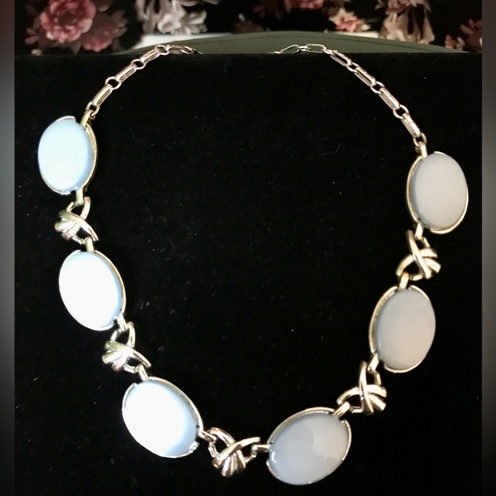 Vintage Coro Powder Blue And Silver Tone Hook Closure Choker Necklace 16.5” - Picture 3 of 11
